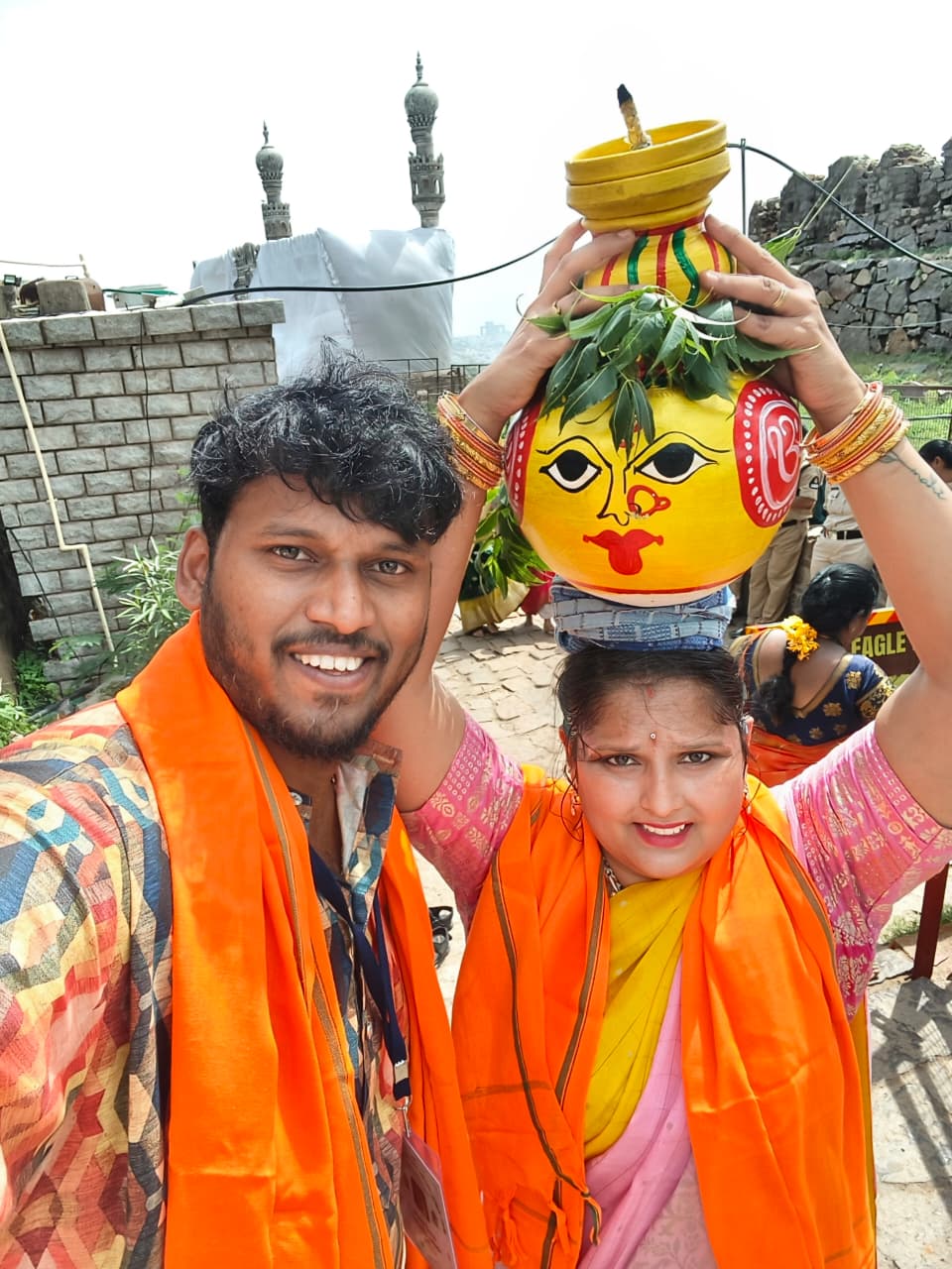 తెలంగాణ ఆత్మగౌరవ ప్రతీక: బోనాల పండుగ విశిష్టత మరియు గోల్కొండ కోటలో ప్రారంభ వేడుకలు 2026