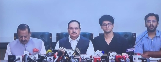 NEET-UG विवाद से इस्तीफे तक: एक महीने का धरना, वांगचुक का अनशन और आखिरकार शिक्षा मंत्री की कुर्सी गई
