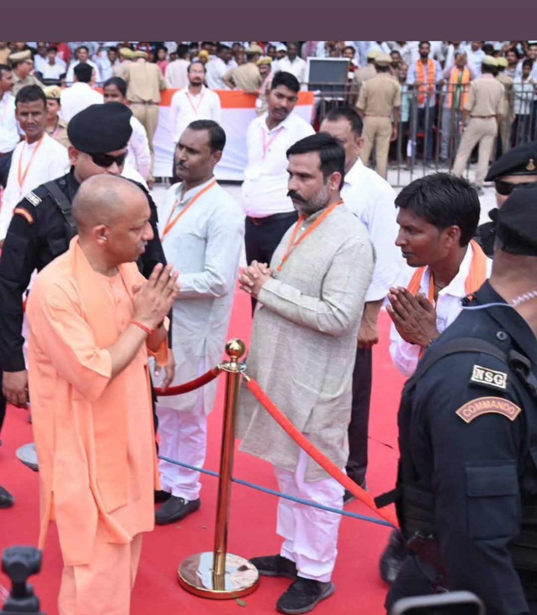 मुख्यमंत्री योगी आदित्यनाथ का उरई आगमन, कार्यकर्ताओं ने किया भव्य स्वागत