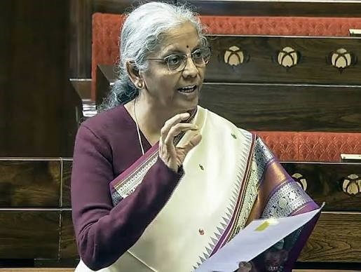 ஓய்வூதிய திட்டத்தில் எந்தவிதமான மாற்றங்களையும் செய்ய அரசுக்குத் திட்டமில்லை மத்திய நிதி அமைச்சர் நிர்மலா சீதாராமன் திட்டவட்டமாகத் தெரிவித்துள்ளார்.
