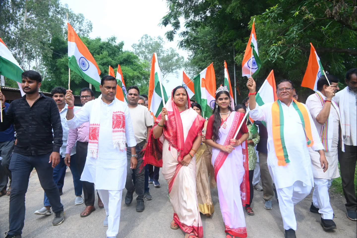 सूरजपुर जिले के भटगांव में गूंजी देशभक्ति की गूंज,हर घर तिरंगा यात्रा’ में दिखी एकता की मिसाल