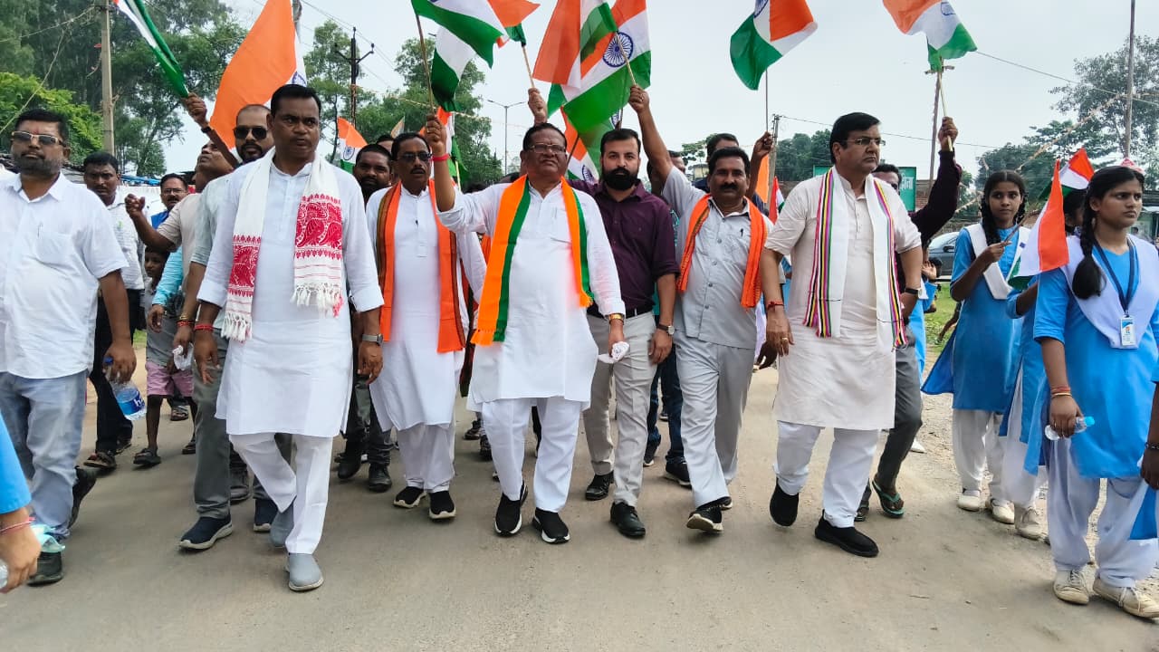🇮🇳 हर घर तिरंगा यात्रा से भटगांव हुआ राष्ट्रभक्ति से सराबोर 🇮🇳 गूंजा “वंदे मातरम्”, “भारत माता की जय” का जयघोष; तिरंगे के साथ दिखी एकता की अद्भुत मिसाल