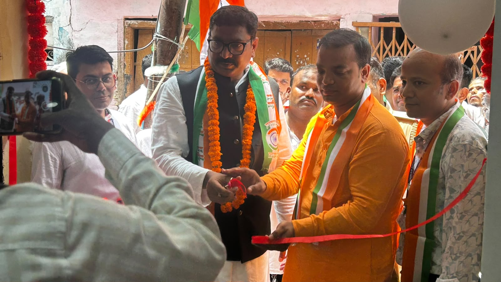 मानवाधिकार परामर्शदात्री समिति द्वारा स्वतंत्रता दिवस पर ध्वजारोहण एवं चन्दुपुरा में जिला कार्यालय का उद्घाटन