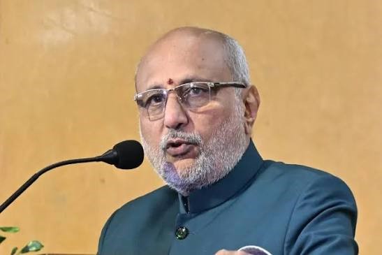 இந்தியா விரைவில் மூன்றாவது இடத்தை நோக்கி முன்னேறும் என்றும் குடியரசு துணைத் தலைவர் சி.பி. ராதாகிருஷ்ணன் தெரிவித்துள்ளார்.
