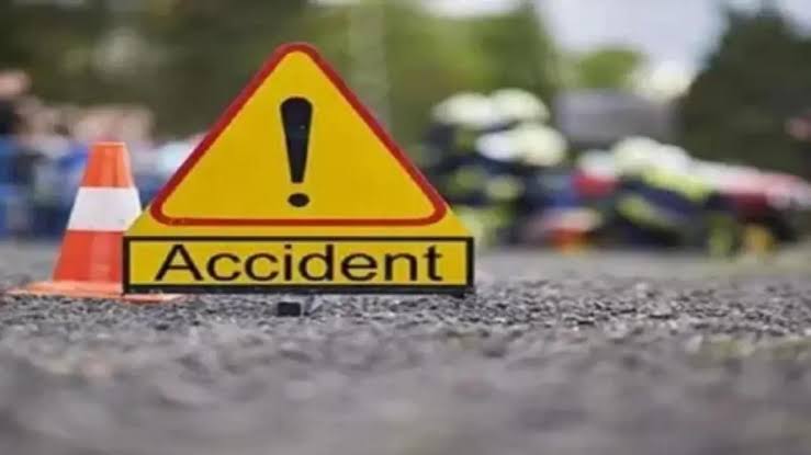 Aarey Flyover Accident: 46-Year-Old Motorcyclist Killed After Truck Hits Bike on Western Express Highway