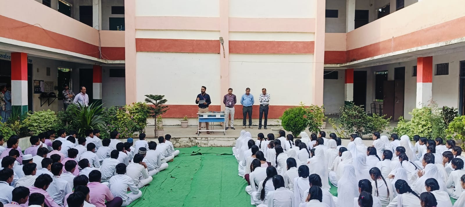 साइबर क्राइम से बचाव के लिए NCIB का शासकीय विद्यालय कोटरी कलाँ में जागरूकता अभियान