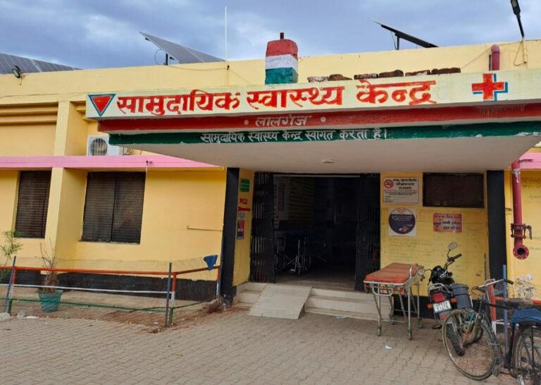 प्रतापगढ़ : एसडीएम की बेटी को एक्सपायरी इंजेक्शन लगा तो दो फार्मासिस्ट निलंबित, आम मरीज होता तो क्या होती कार्रवाई?