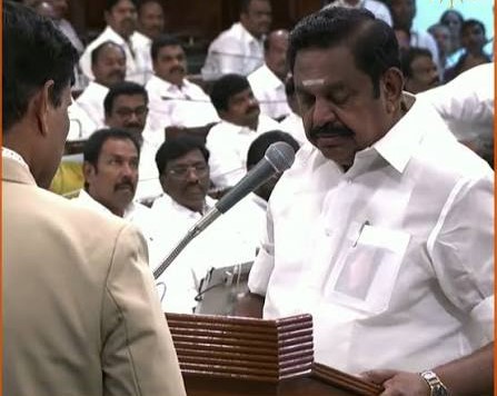 தவெக எம்.எல்.ஏ பேச்சைக் கண்டித்து மதுரையில் ஆர்ப்பாட்டம்.. அதிரடியில் இறங்கிய எடப்பாடி பழனிசாமி!