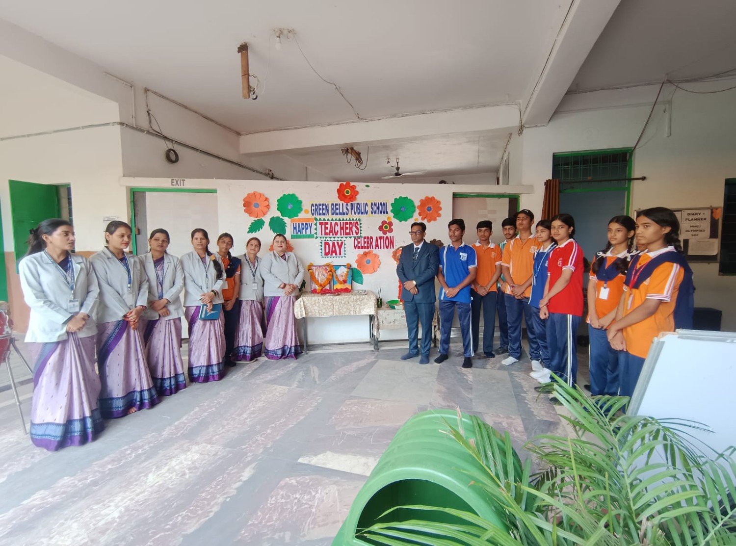 Teachers day celebration at Green Bells Public School Burhar
