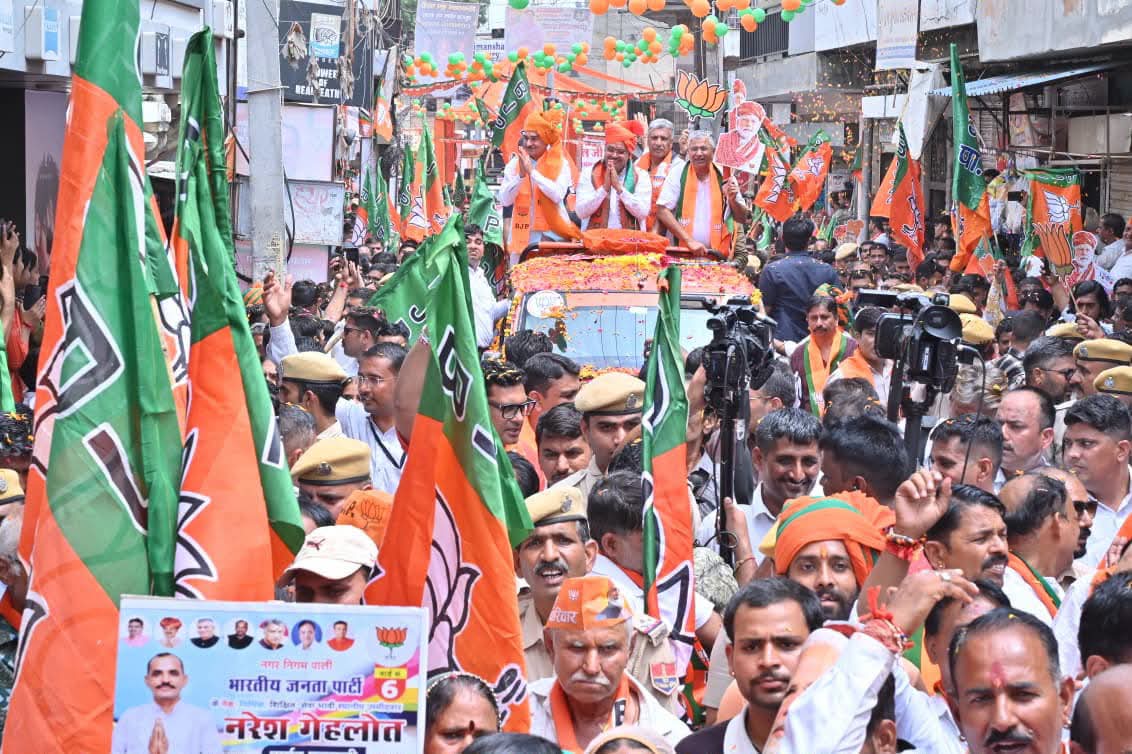 पाली पहुंचे मुख्यमंत्री भजनलाल शर्मा: सूरजपोल से सिंधी कॉलोनी तक निकाला रोड शो, 65 वार्ड प्रत्याशियों की बैठक ली