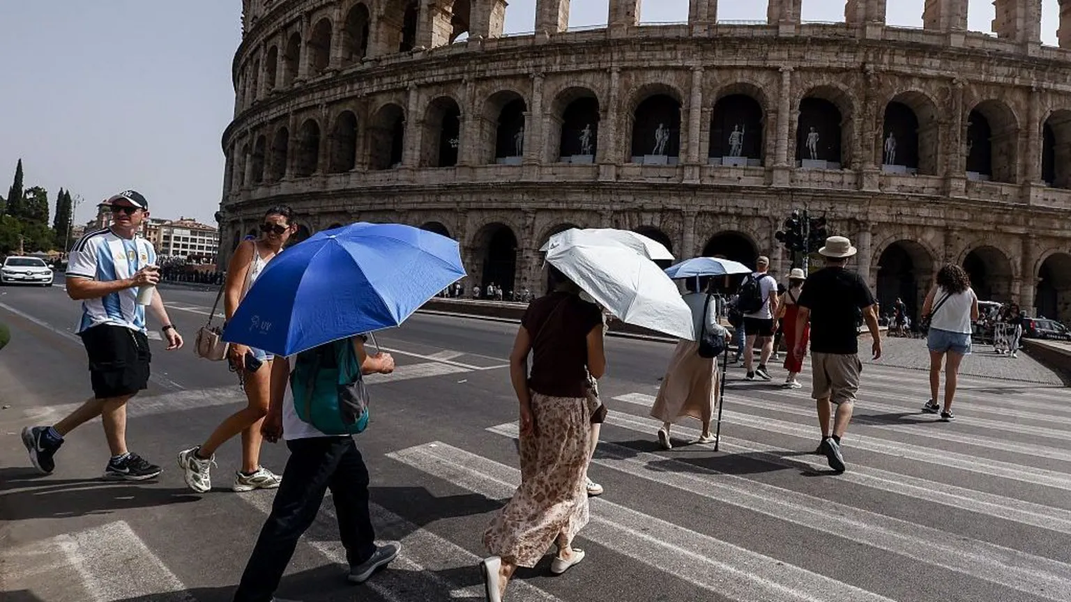 August was joint hottest month on record, says European climate agency
