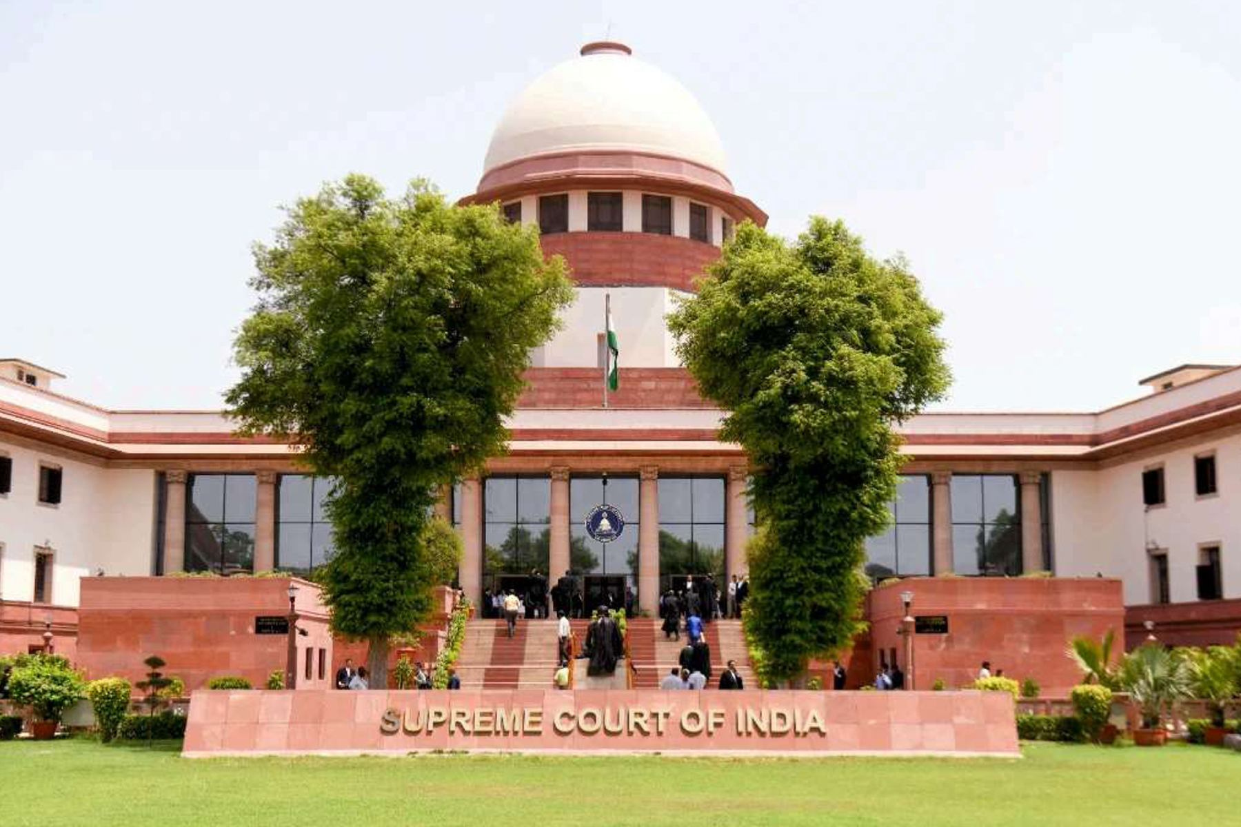 धर्मांतर केलं तर आरक्षण विसरा! हिंदू, शीख किंवा बौद्ध धर्माव्यतिरिक्त इतर कोणत्याही धर्मात धर्मांतर करणाऱ्याची SC/ST दर्जा होणार रद्द : सुप्रीम कोर्ट
