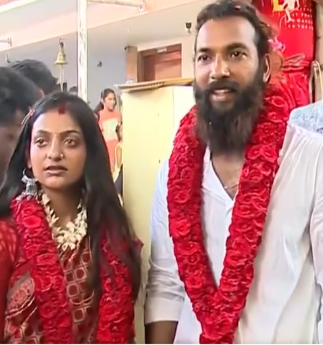 Monalisa Bhosle's Love Marriage In Kerala. - Couple Asks Police For Protection