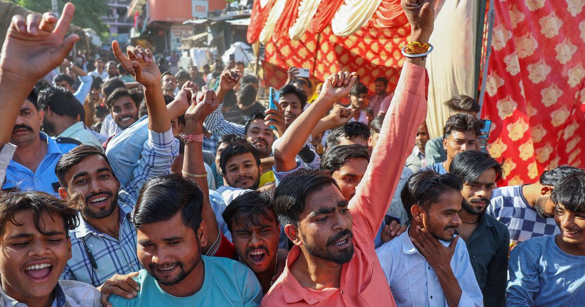 Demand for Fair Wages Ignites Protests Among Workers in Noida