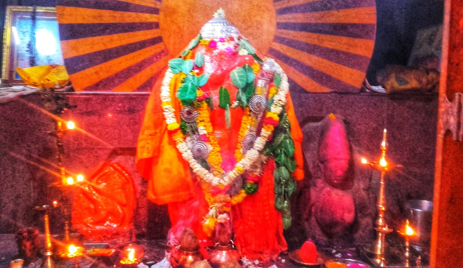 समर्थ रामदासांनी स्थापित केलेले नेवाश्याचे जागृत महारुद्र दक्षिणमुखी मारुती.