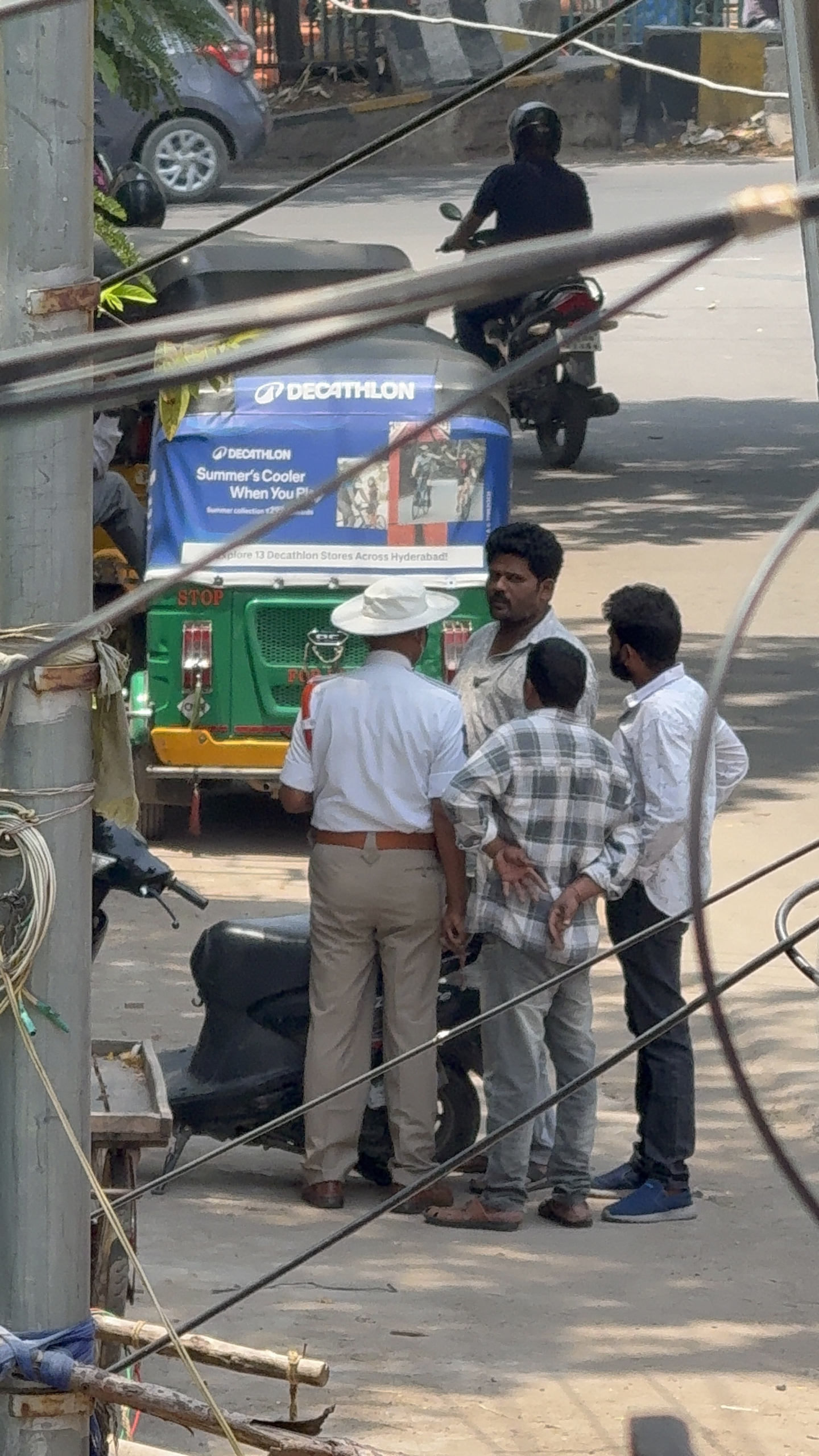 Traffic police money trafficking