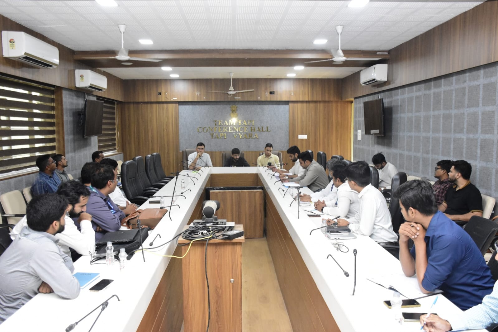 તાપી જિલ્લામાં પેટ્રોલ-ડીઝલ અને રાંધણગેસનો જથ્થો પૂરતો: કલેક્ટર ડો. વિપીન ગર્ગ