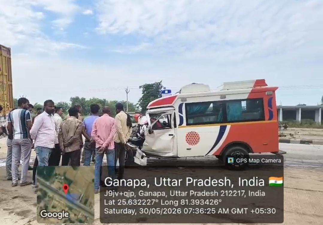 दिल्ली से झारखंड जा रही शव वाहन एंबुलेंस ट्रक से टकराई, छह लोग घायल
