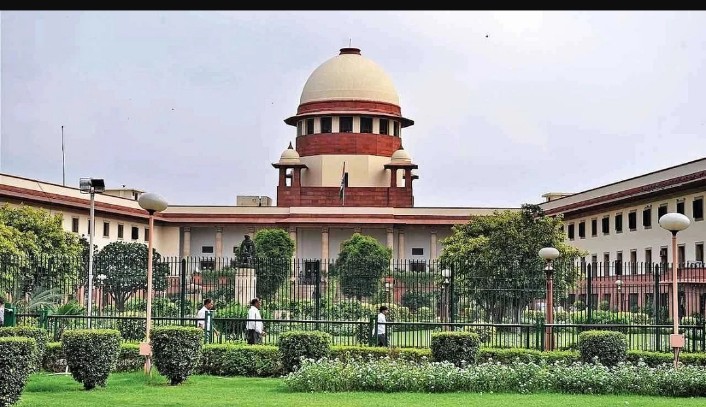 सुप्रीम कोर्ट ने भ्रष्टाचार के मामलों में आरोप तय करने से पहले मंज़ूरी देने वाले अधिकारी की जांच करने का निर्देश रद्द किया