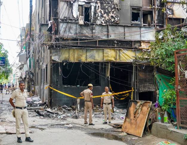 Tragic Fire Reported at Malviya Nagar Guest House; Authorities Initiate Investigatio
