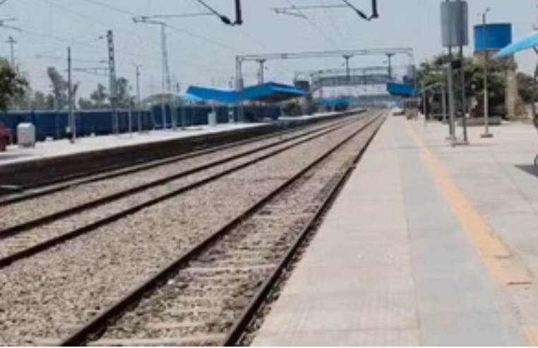 एनआई कार्य के कारण यात्री ट्रेनों का परिचालन प्रभावित, यात्रियों को असुविधा