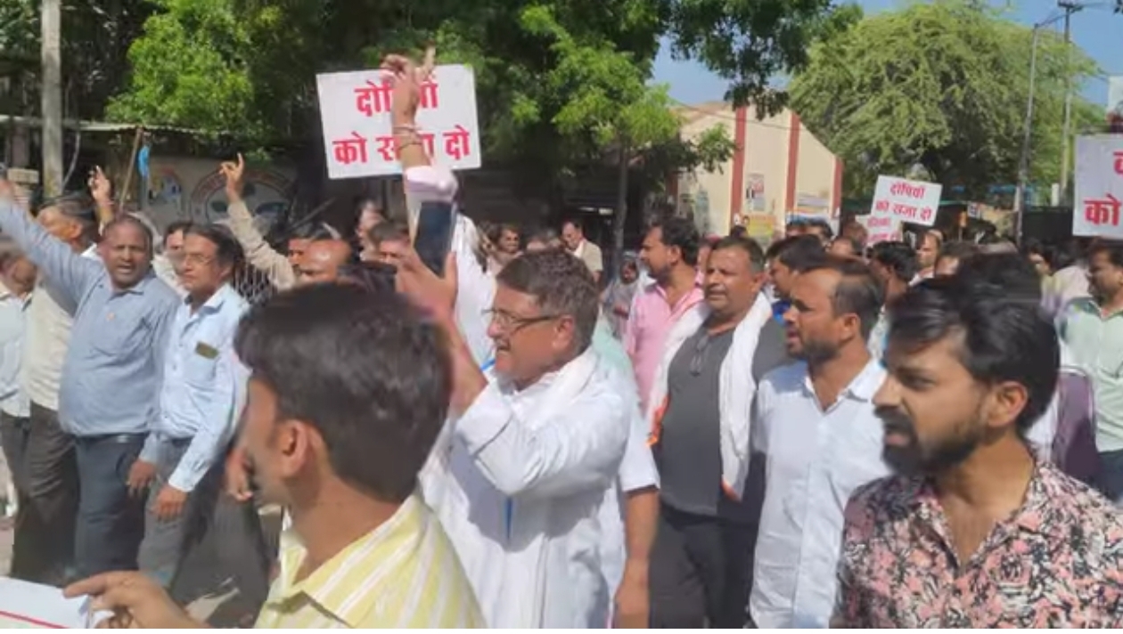 जयपुर के वंशिका हत्याकांड मामले में कार्रवाई की मांग को लेकर सवाई माधोपुर में ज्ञापन सौंपा गया