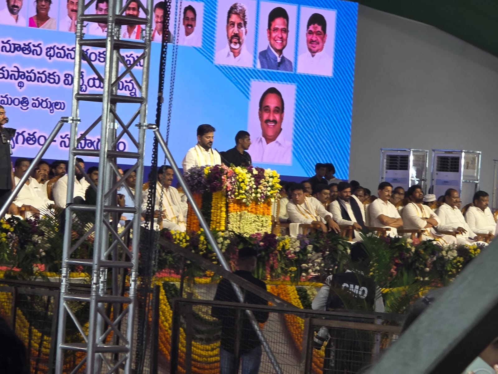 హైదరాబాద్ శేరిలింగంపల్లిలో పలు అభివృద్ధి పనులకు శంకుస్థాపనలు చేసిన ముఖ్యమంత్ర