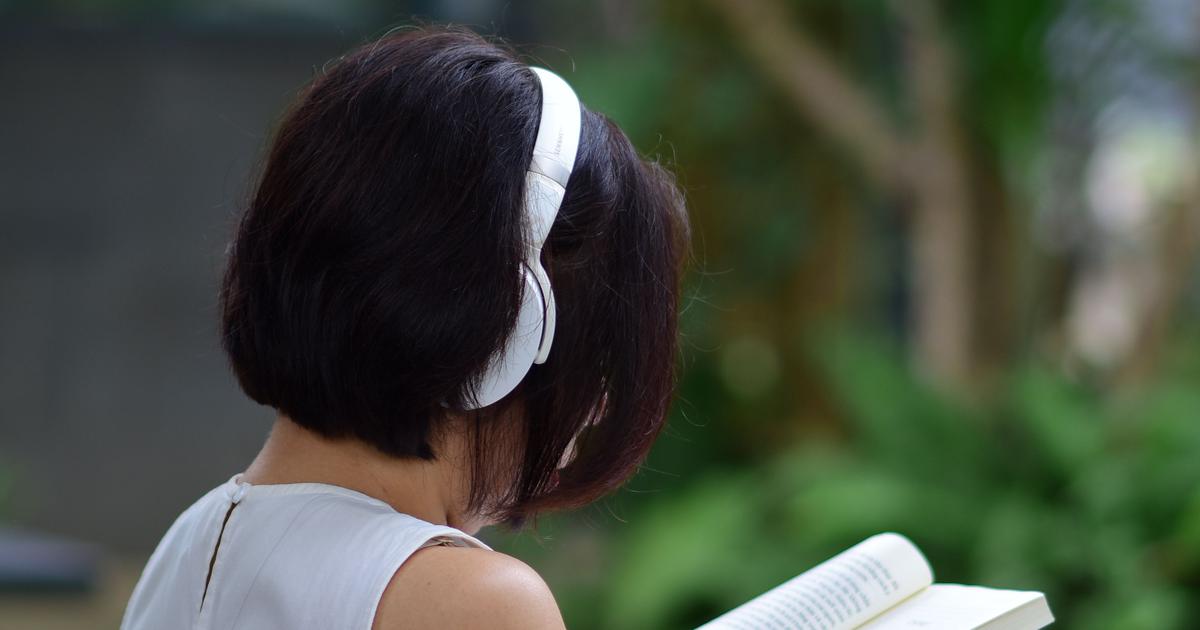 AI Revolutionizes Audiobook Industry: From Cloning Voices to Battling Piracy