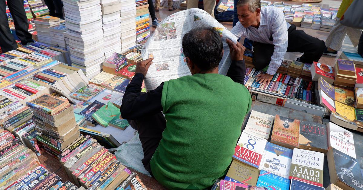 Daryaganj Sunday Book Market: A Lifeline for Delhi's Students Amid Educational Challenges