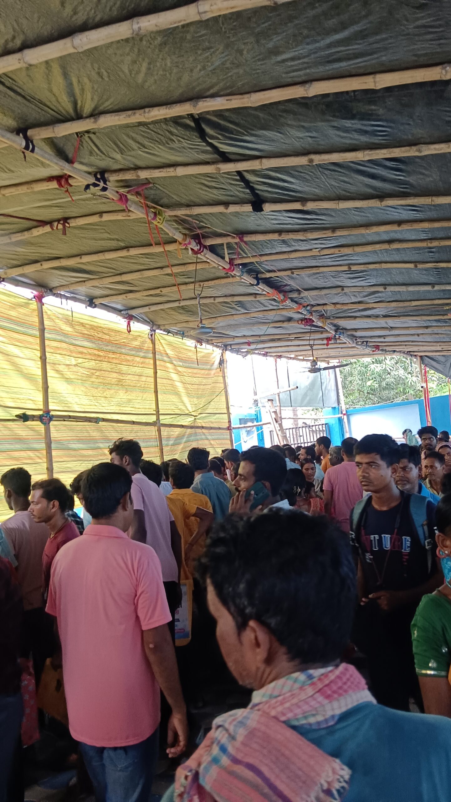 দুয়ারে সরকার শিবিরে ভিড়, তথ্যের অভাব নিয়ে অভিযো