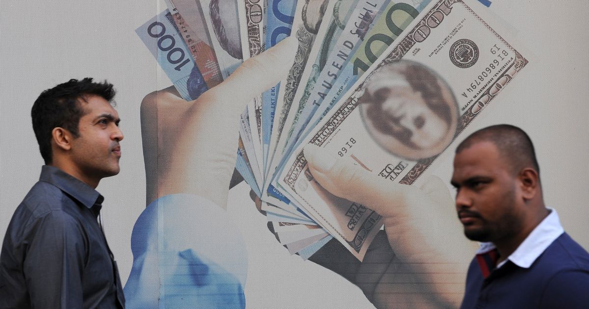 India's Foreign Exchange Reserves Decline by Nearly $10 Billion in Recent Week