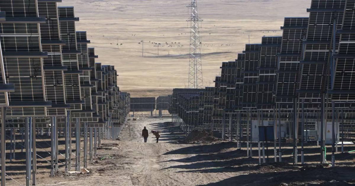 Tibetan Nomads Navigate Life with China’s Expanding Renewable Energy Projects