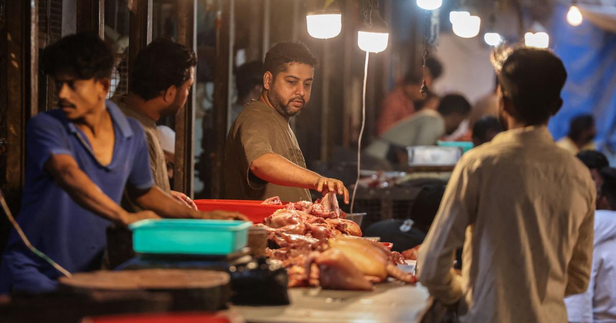 Varanasi Municipal Corporation to Relocate Meat and Fish Shops to Outskirts Amid Controversy