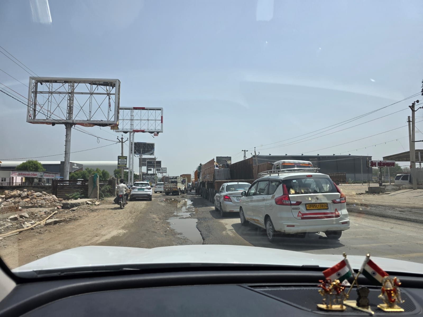 कालीडुंगरी से रलावता तक मेगा हाईवे की स्थिति पर स्थानीय लोगों ने जताई चिंत
