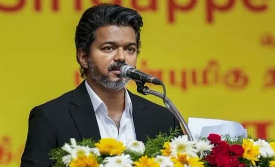 ரேஷன் கடைகள் உள்பட அனைத்து துறைகளிலும் தனி நபர் தலையீடுகள் இருக்கக் கூடாது என முதல்வர் விஜய், ஐஏஎஸ் ஐபிஎஸ் அதிகாரிகளுக்கு உத்தரவிட்டுள்ளார்.